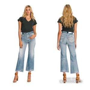 Cropped Bellbottom Re/Done Blue Jeans
